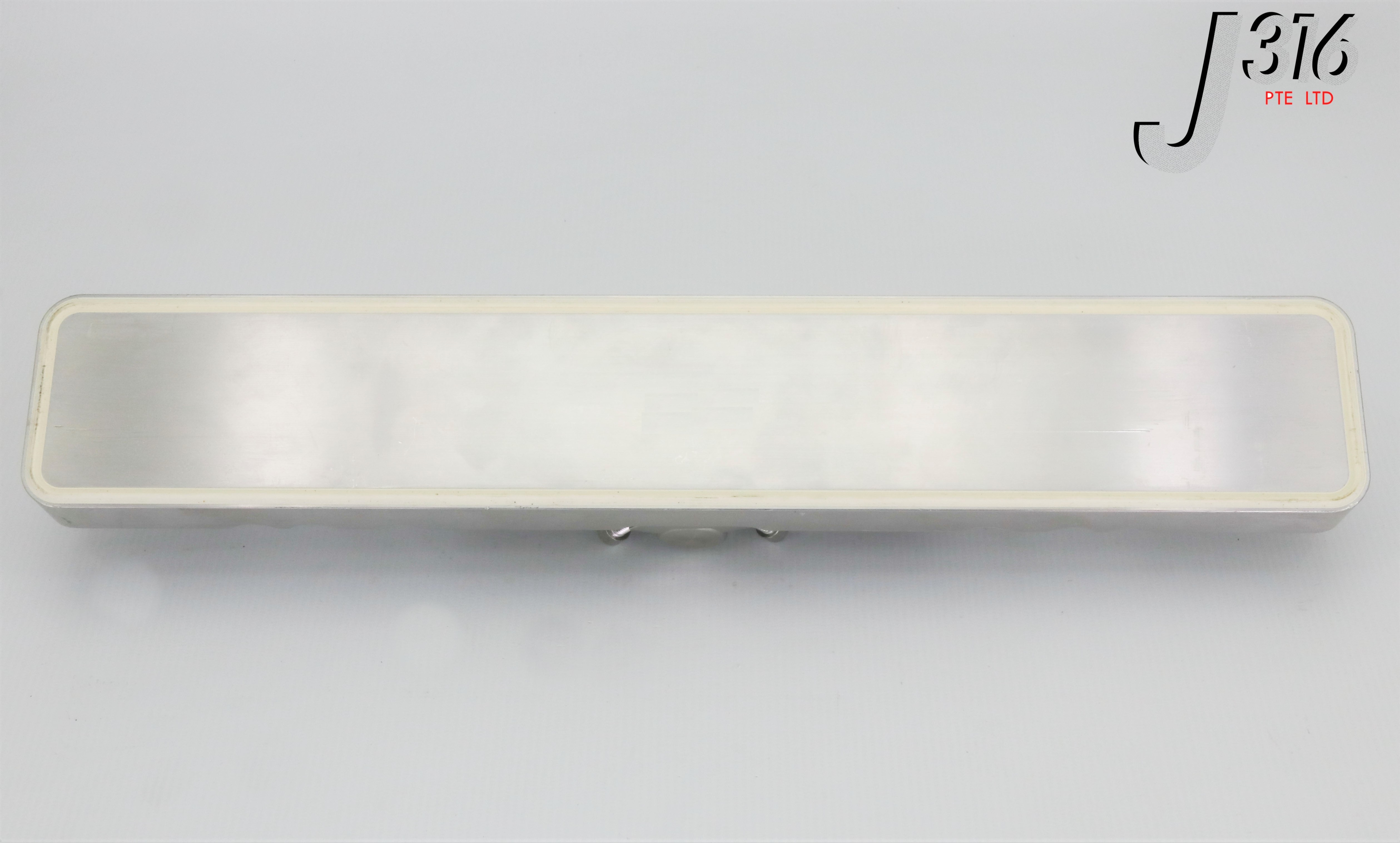 P 12983 APPLIED MATERIALS 300MM SPD SLIT VALVE DOOR CLAMP W/ 0021